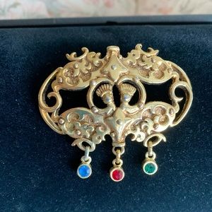 Vintage Unique Regal Designed Gold Toned Brooch/Pin with Dangling Stones
